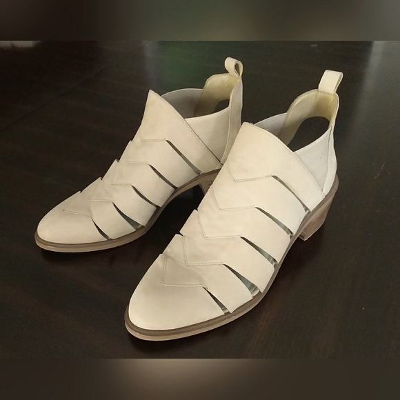 1. State Amilee Cutout Ankle Boot Sz 8M Open Back Closed Toe - Picture 6 of 9